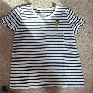 T shirt with pineapple